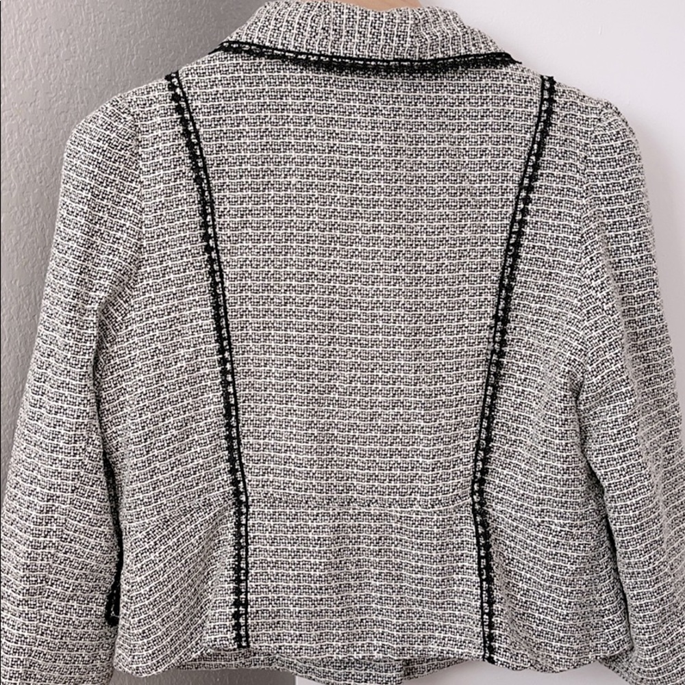 Blazer - Picture 2 of 4